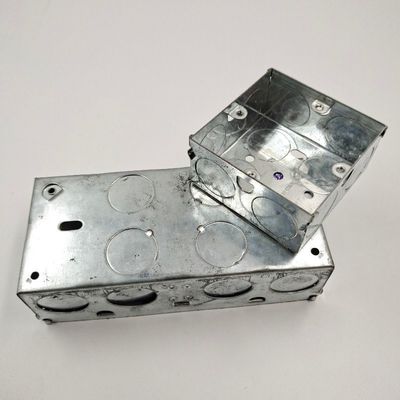 jakość  BS Standard Switch Socket Box IP65 Galvanized Steel 3X6 3X3 fabryka
